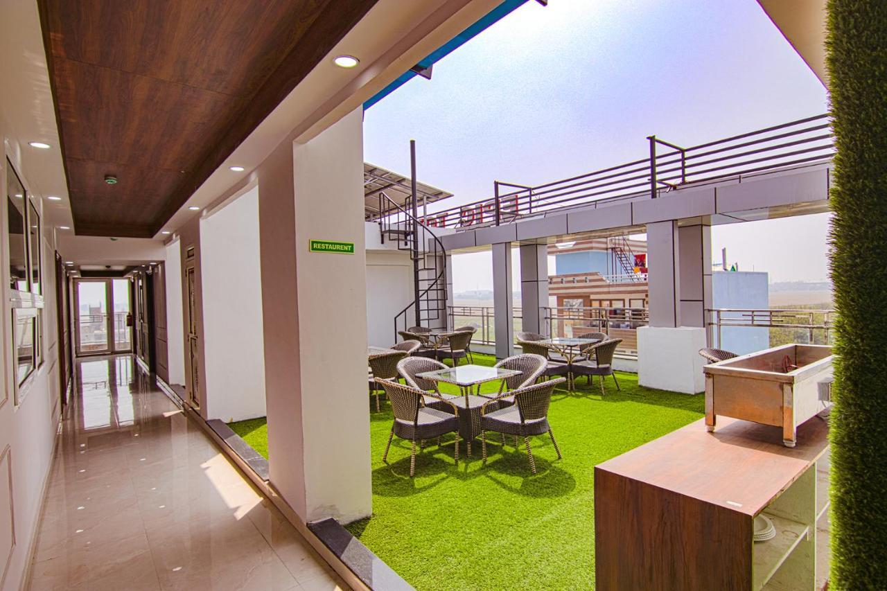 Fabhotel Satyam International Noida Eksteriør billede
