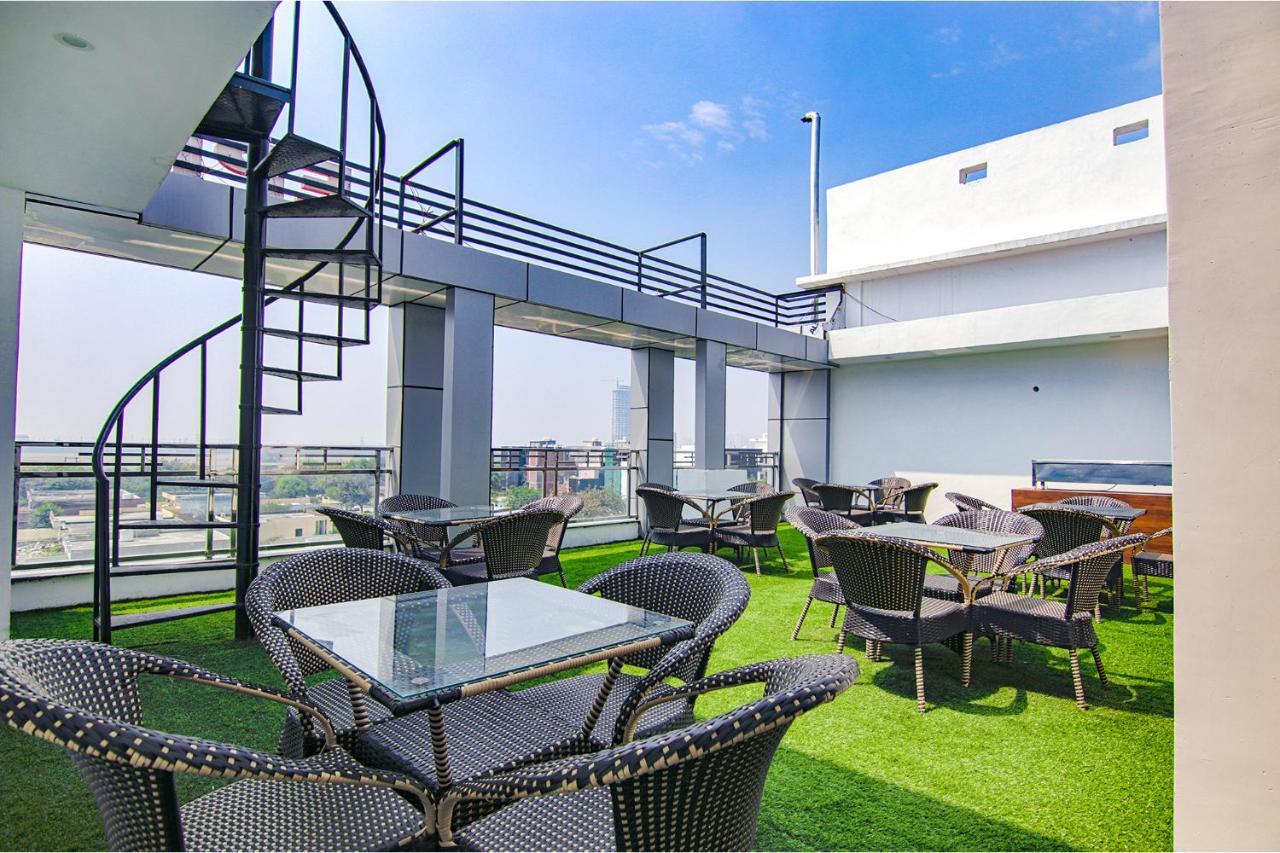 Fabhotel Satyam International Noida Eksteriør billede